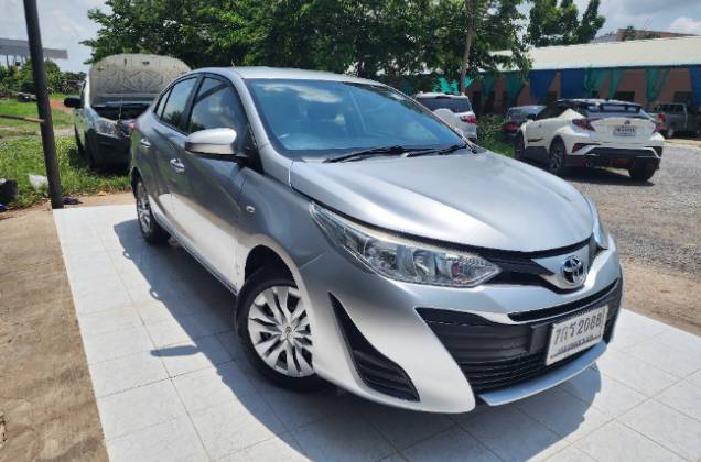  TOYOTA YARIS ATIV 1.2
