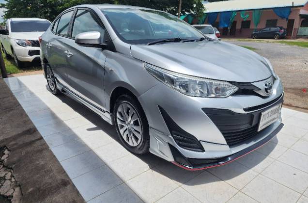  TOYOTA YARIS ATIV 1.2