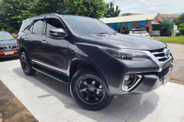 Toyota Fortuner 2.4 V