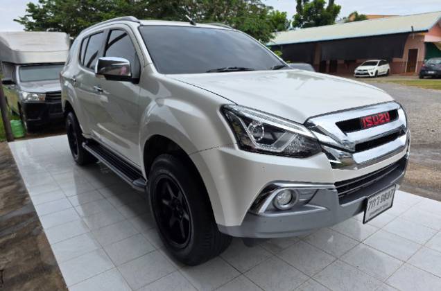  Isuzu mu-x 1.9 DVD 2