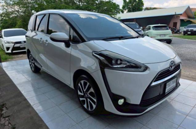 Toyota sienta 1.5 V