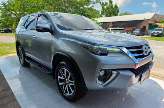 Toyota Fortuner 2.4  V